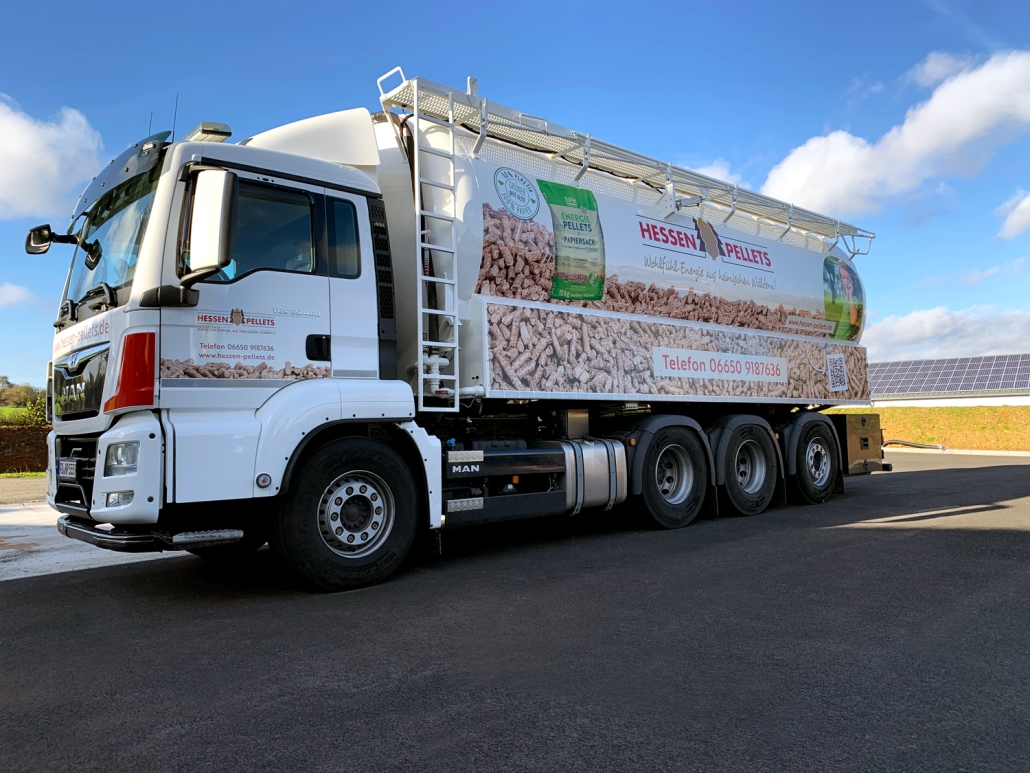 neuer-lkw-hessenpellets-pelletsauslieferung